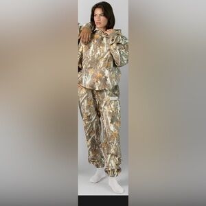 COMFRT Limited Camouflage Hoodie and Sweatpants